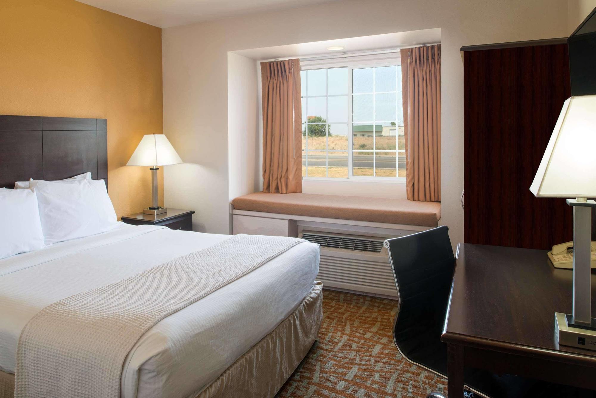 Days Inn & Suites By Wyndham Spokane Airport Airway Heights Exterior foto